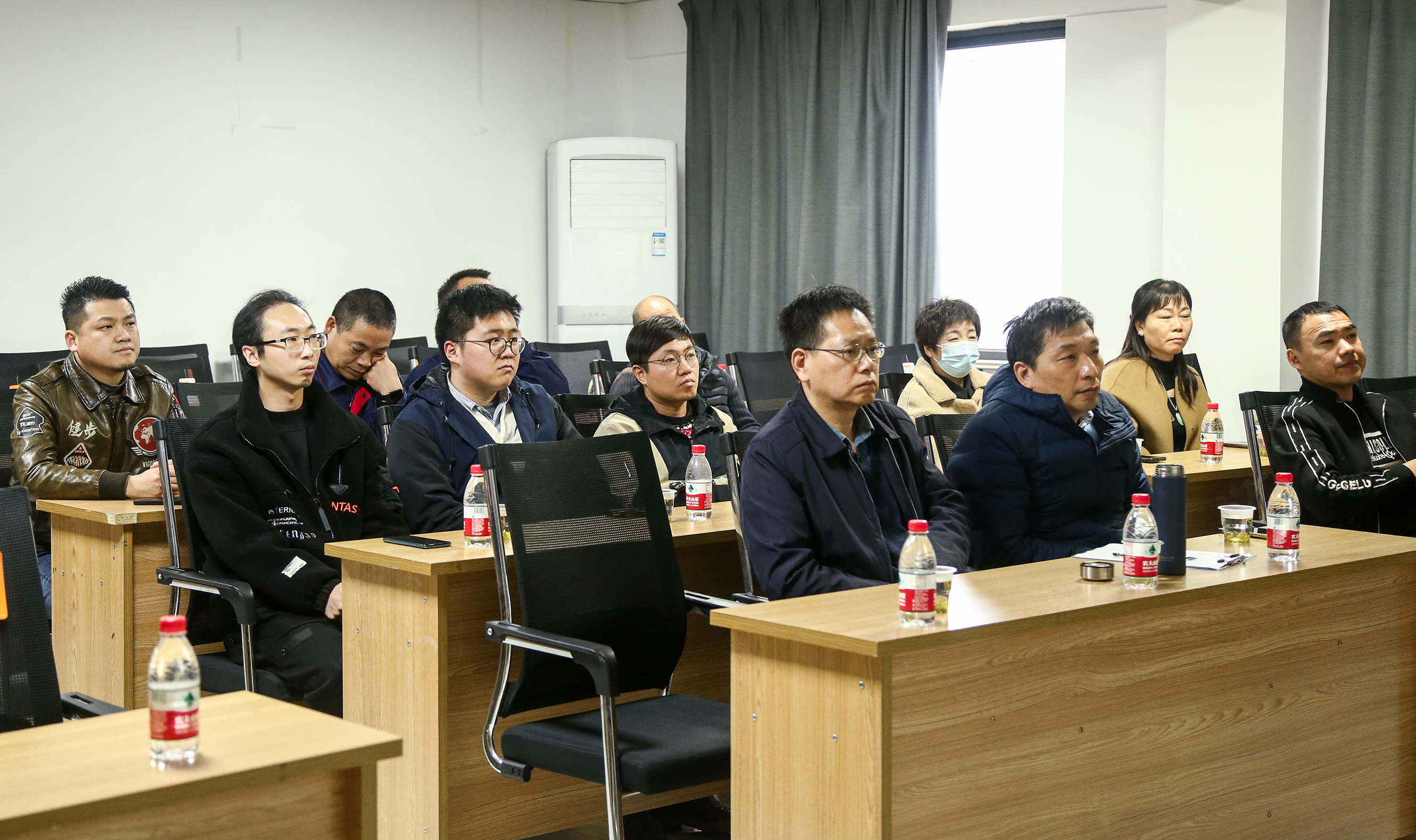 上海交通大学专家教授莅临浙江千家汇电器设备有限公司进行专业学术交流